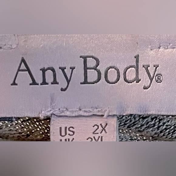 AnyBody Brushed Hacci Cold-Shoulder Top. Gray. Size 2X. - Picture 7 of 12